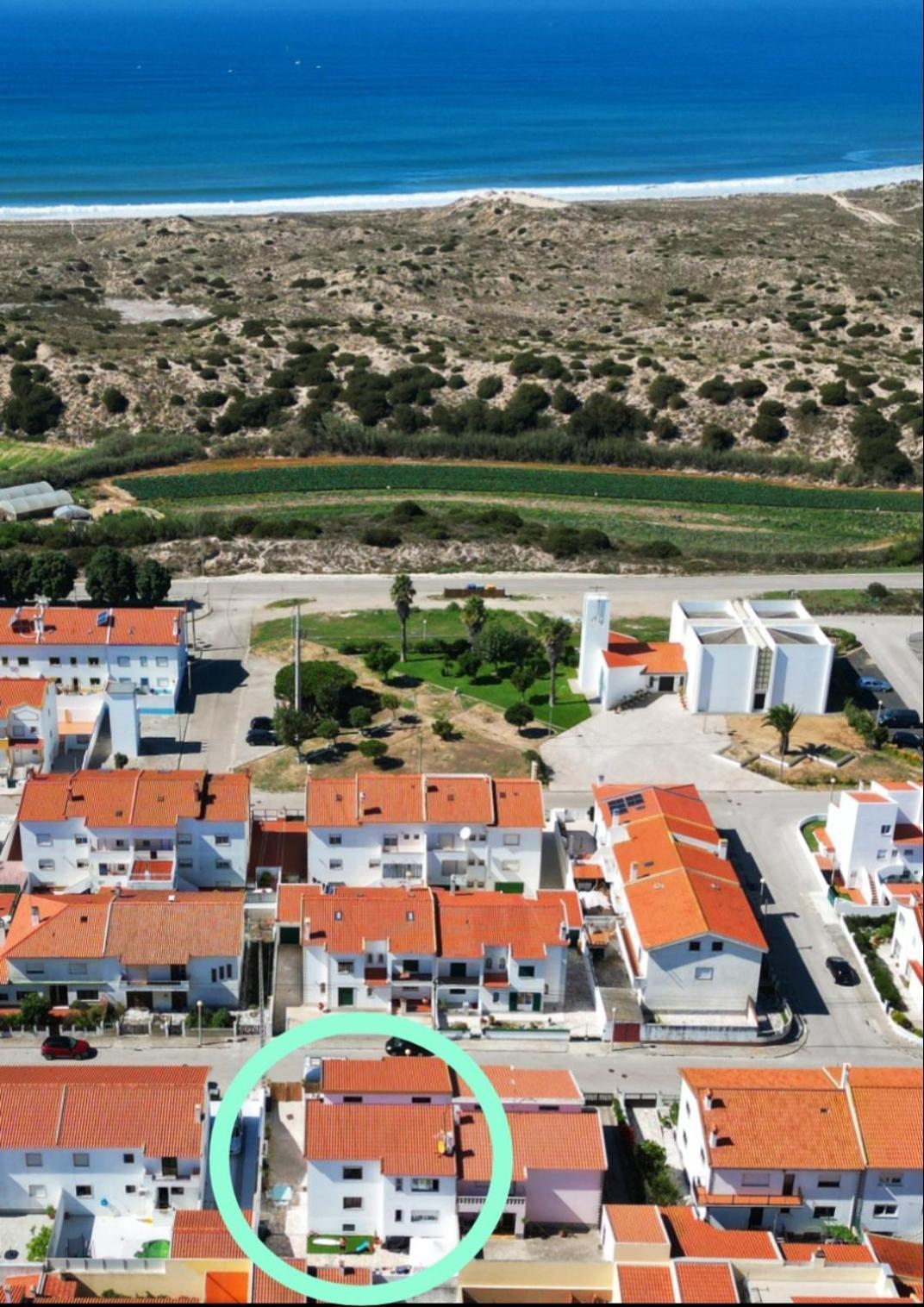 Supertubos House Peniche Bed & Breakfast Atouguia Da Baleia Exterior photo